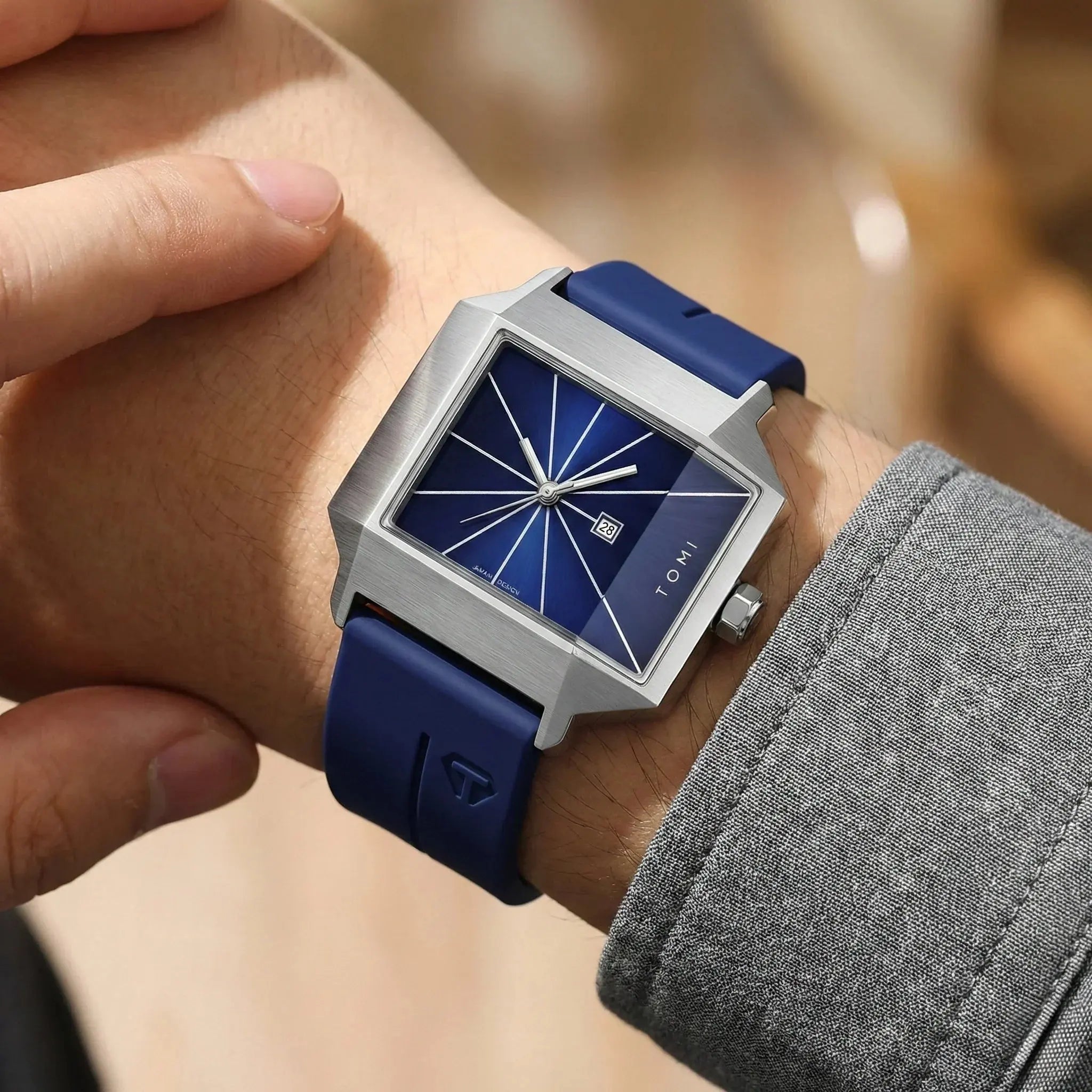 GRAVONX – Men’s Designer Square Dial Watch with Minimalist Face GIORGIO MARENO